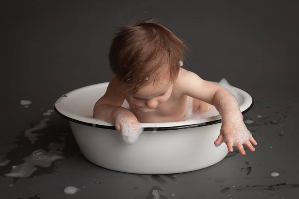 baby photographer in rochester ny captures first birthday celebration cake samsh